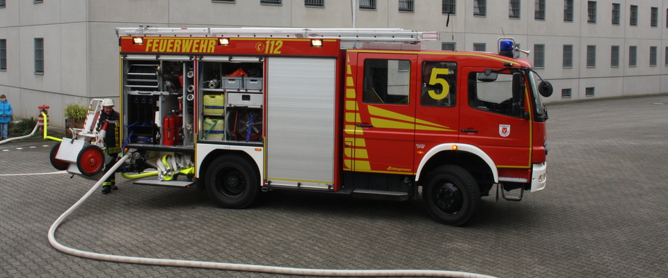 Feuerwehrwagen in der JVA Schwerte