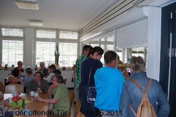 Das "Knastcafé" hier gab es Kaffee und Kuchen zu Gunsten der "Strafge fährdetenhilfe e.V.".