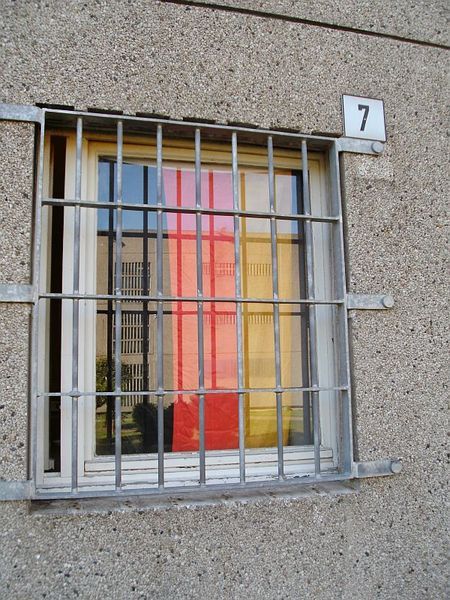 WM2010 - Deutsche Flagge in einem Fenster