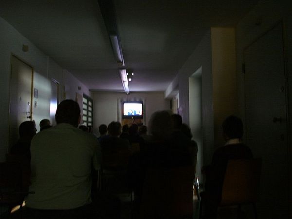 "Public Viewing" auf dem Flur der Schulabteilung E1